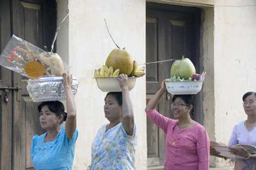 pagoda offerings-AsiaPhotoStock