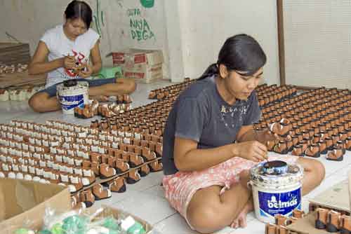 painting ceramics-AsiaPhotoStock