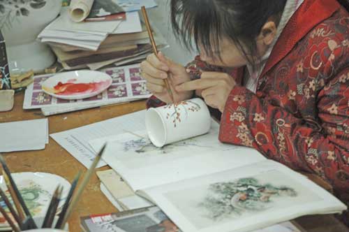 painting pottery-AsiaPhotoStock