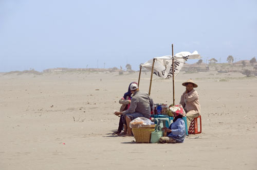 parangtritis vendors-AsiaPhotoStock