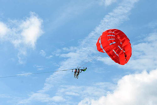 parasail patong phuket-AsiaPhotoStock