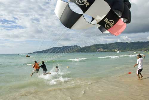 parasail lift off-AsiaPhotoStock