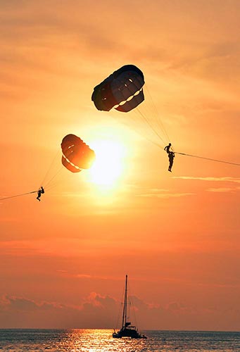 parasailings-AsiaPhotoStock