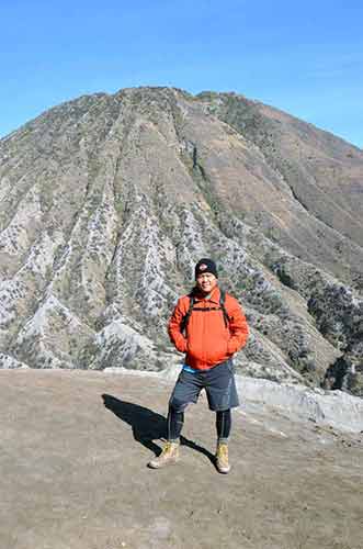 peak by bromo-AsiaPhotoStock