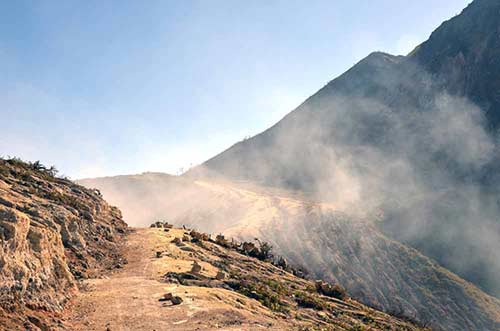 peak ijen-AsiaPhotoStock