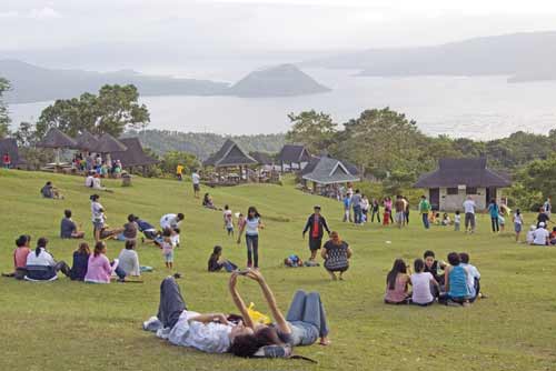 picnickers at tagatay-AsiaPhotoStock