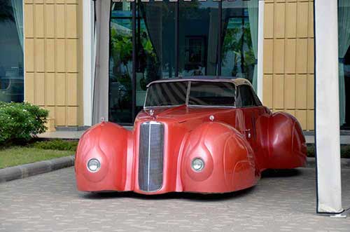 pink cadillac pattaya-AsiaPhotoStock