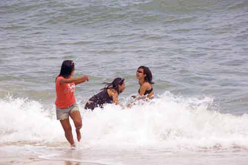 sea play-AsiaPhotoStock