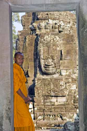 posing monk-AsiaPhotoStock