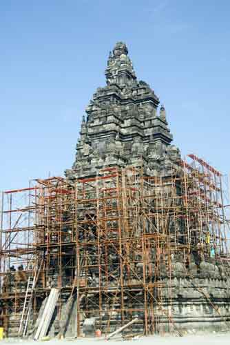 prambanan scaffold-AsiaPhotoStock