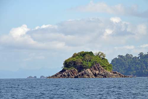 pristine sea and islands-AsiaPhotoStock