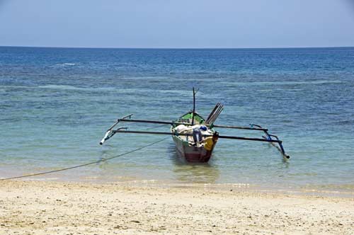 pulling boat-AsiaPhotoStock