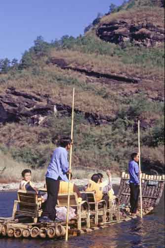 punting nine bend river-AsiaPhotoStock