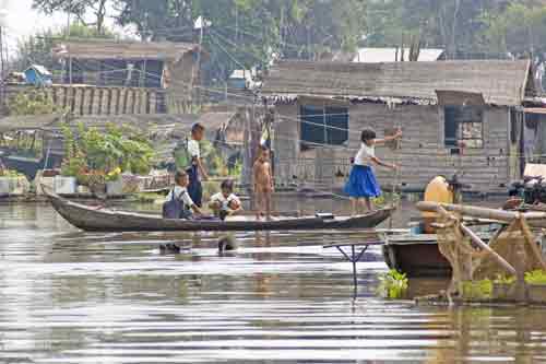 punt to school-AsiaPhotoStock