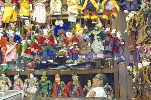 puppet shop-AsiaPhotoStock