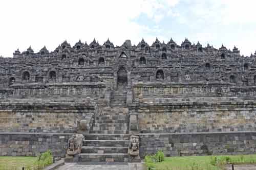 quiet borobudur-AsiaPhotoStock