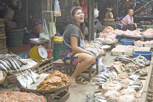 railway market-AsiaPhotoStock