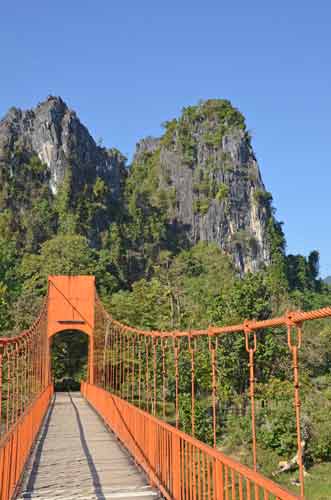 red bridge-AsiaPhotoStock