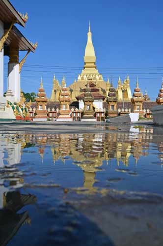 reflect stupa-AsiaPhotoStock