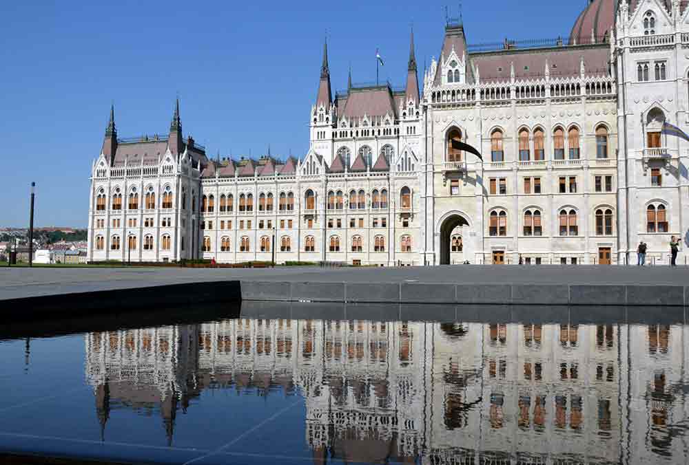 reflection parliament-AsiaPhotoStock