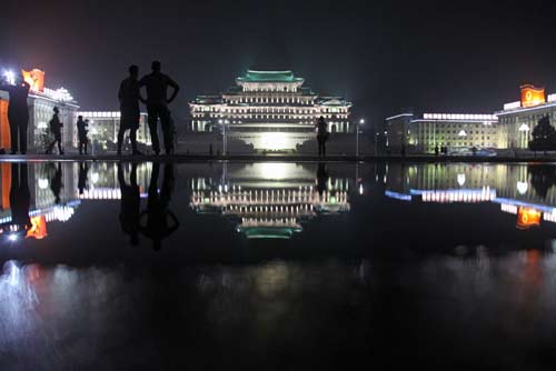 reflections in square-AsiaPhotoStock