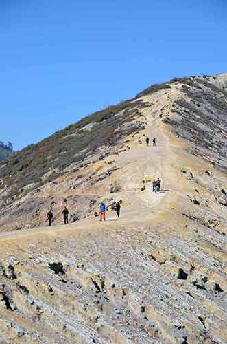 ridge ijen-AsiaPhotoStock