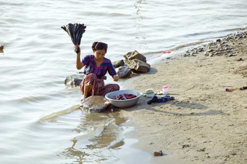 river washing-AsiaPhotoStock