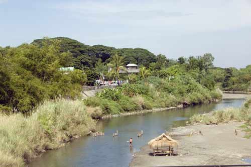 riverbank-AsiaPhotoStock