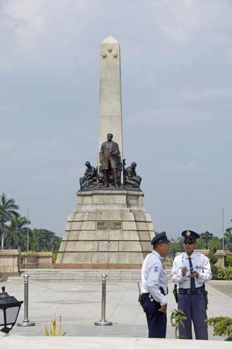 rizal park guards-AsiaPhotoStock