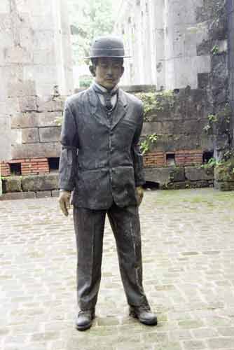 rizal srtatue intramuros-AsiaPhotoStock