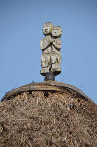 roof figures-AsiaPhotoStock