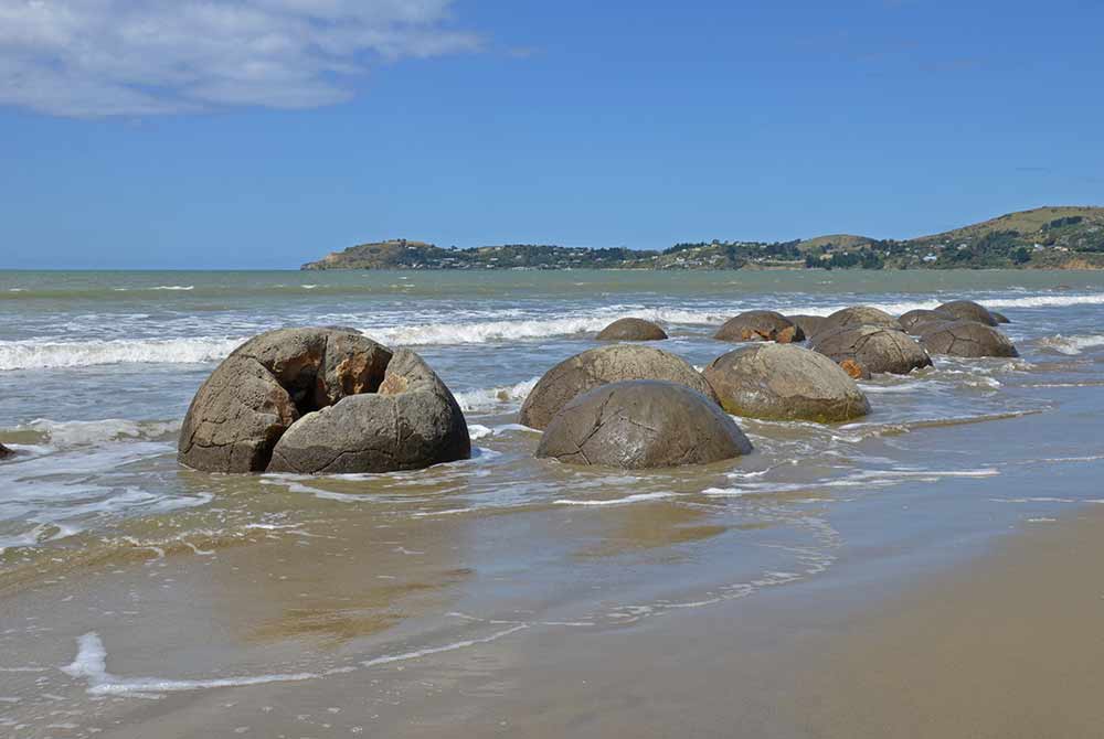 moeraki boulders-AsiaPhotoStock