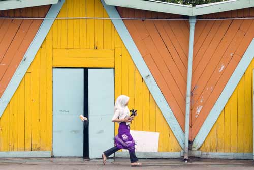 woman running-AsiaPhotoStock