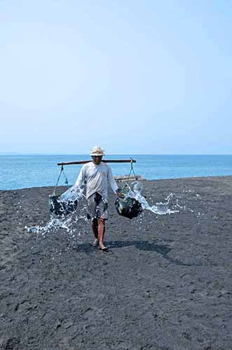 salty water-AsiaPhotoStock