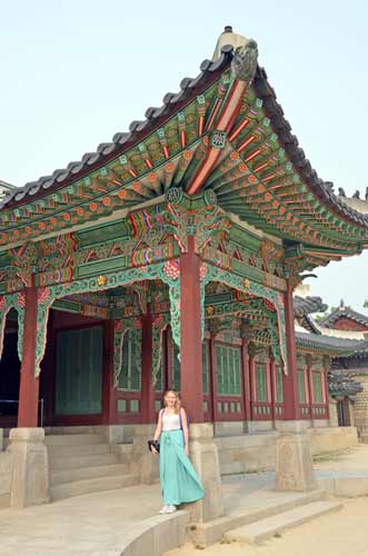 sarah at Changdeokgung-AsiaPhotoStock