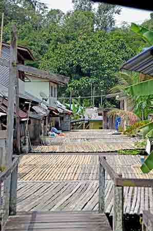 sarawak longhouse-AsiaPhotoStock