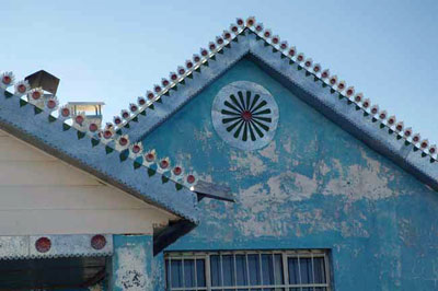 blue house-AsiaPhotoStock