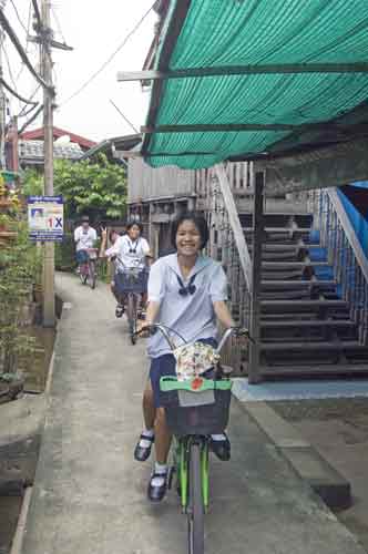 school girls ko kret-AsiaPhotoStock