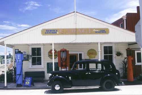 service station-AsiaPhotoStock