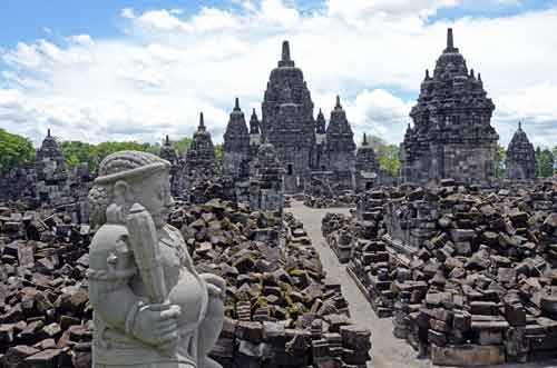 sewu rubble-AsiaPhotoStock