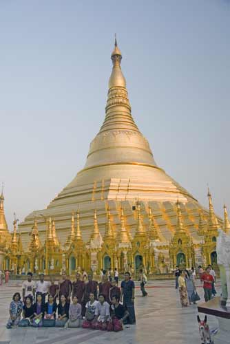 shwedagon photo-AsiaPhotoStock