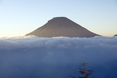 sikunir volcano-AsiaPhotoStock