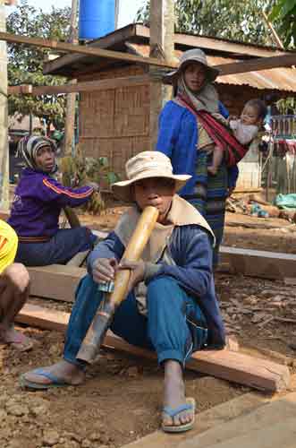 smoke break-AsiaPhotoStock