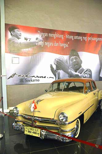 soekarno car-AsiaPhotoStock