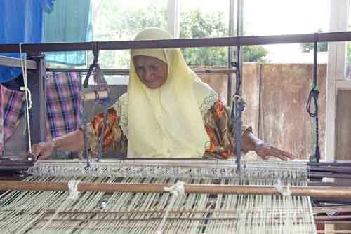 songket-AsiaPhotoStock