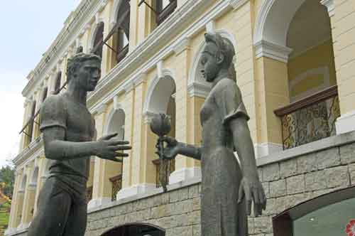 statue by st pauls-AsiaPhotoStock