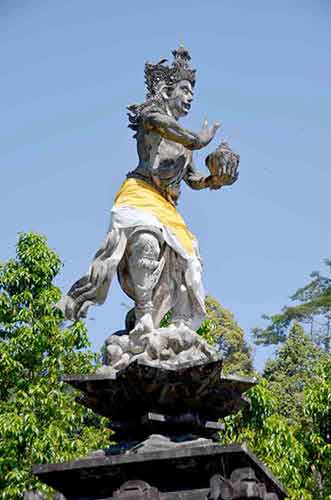 statue tirta-AsiaPhotoStock