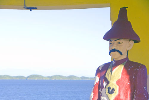 hundred islands statue-AsiaPhotoStock