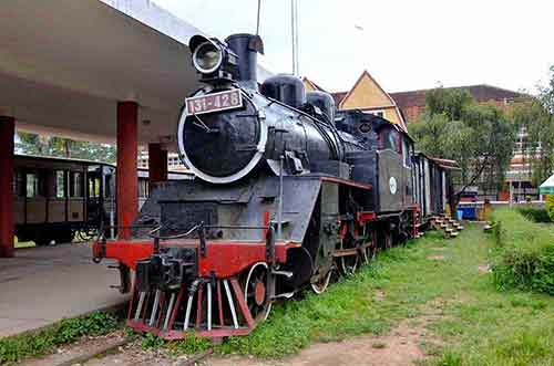 steam engine-AsiaPhotoStock