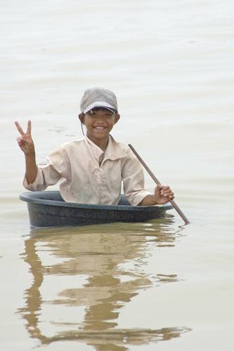 strange boat-AsiaPhotoStock